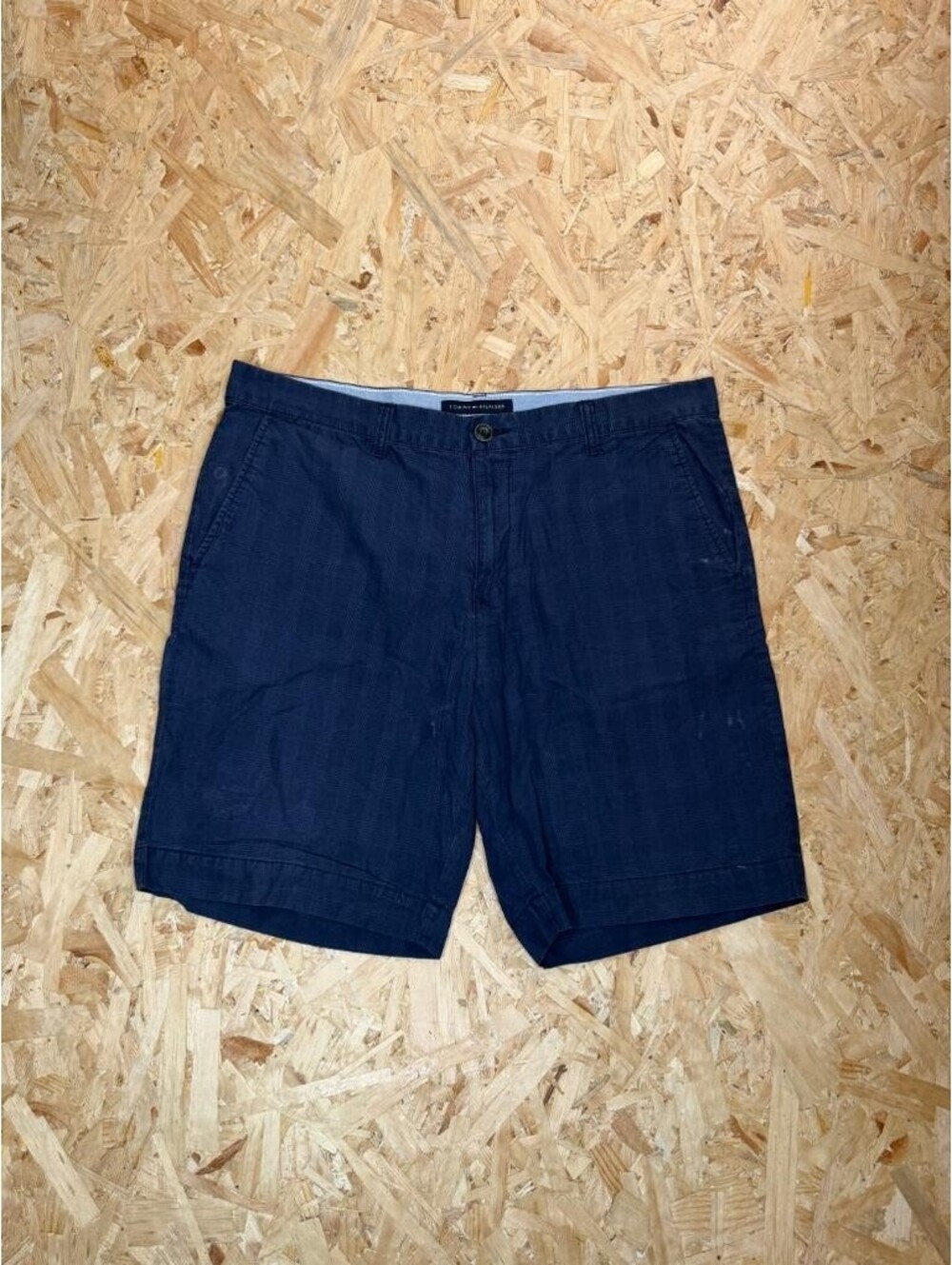Tommy Hilfiger Mens Custom Fit Chino Shorts Navy Blue Plaid Size 36 Flat Front